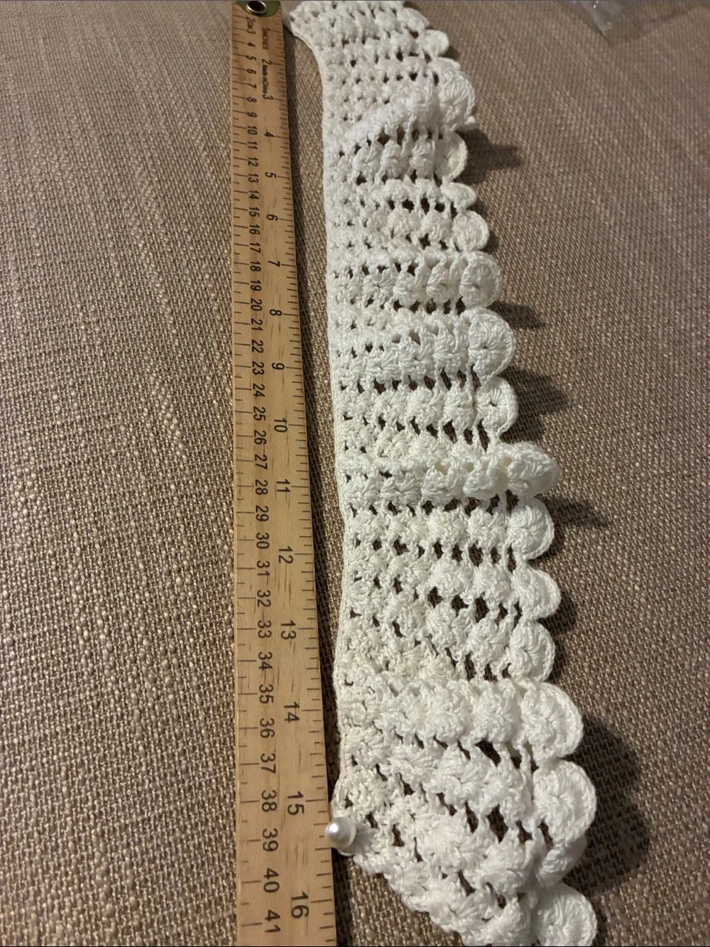 Hand-Crocheted Cream Lace Decorative Collar Pearl Button